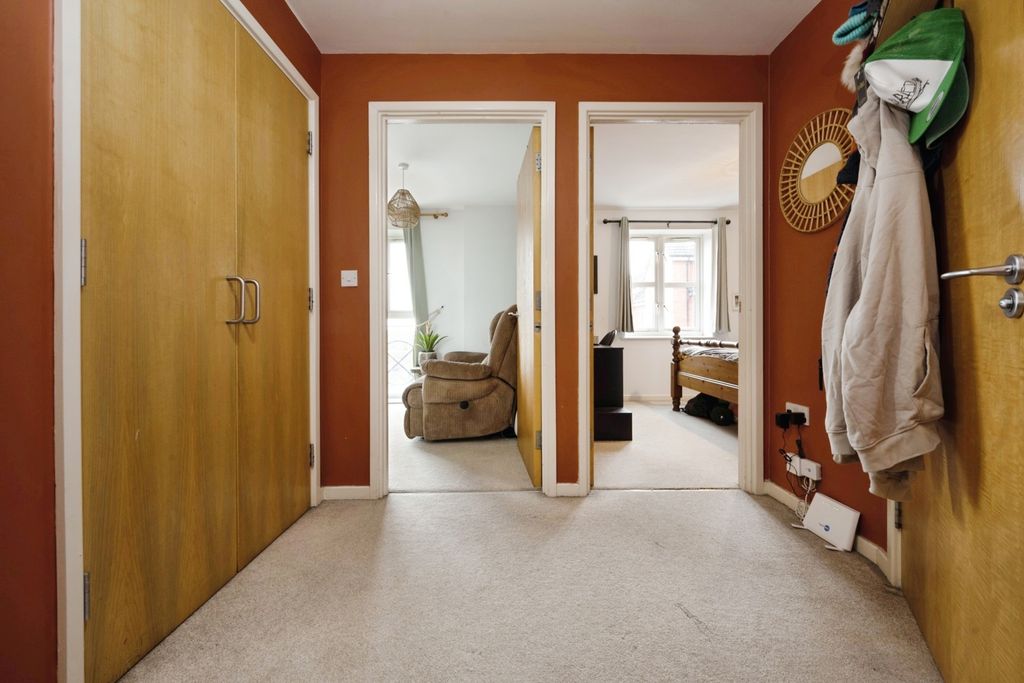 Property photo 2 of 10 Pbox-Img.Jpg
