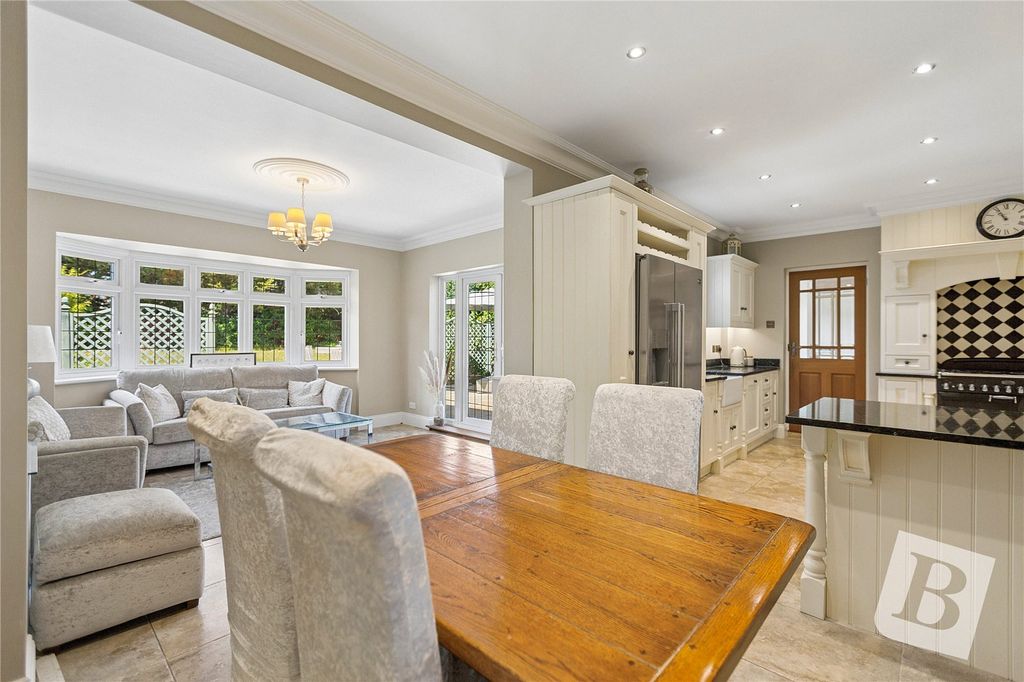 Property photo 2 of 15 Kitchen/Diner/Family