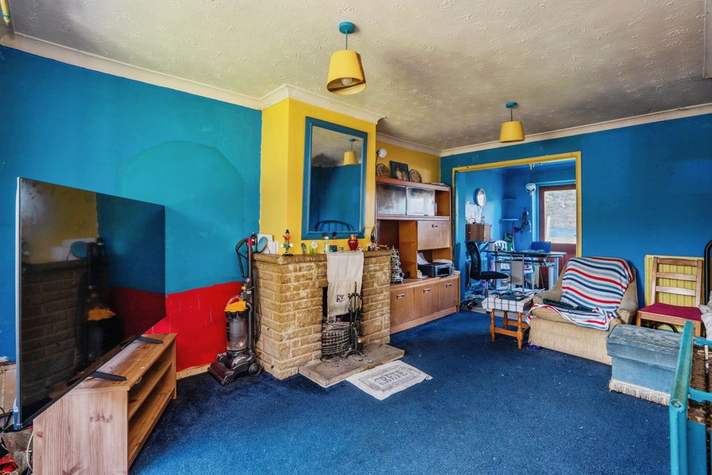 Property photo 3 of 20