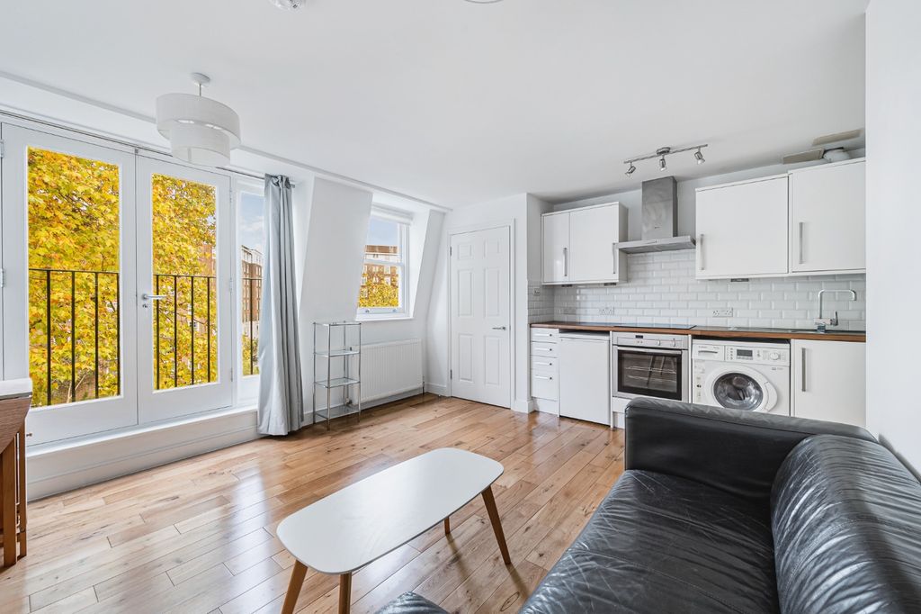 Property photo 2 of 9 4654021