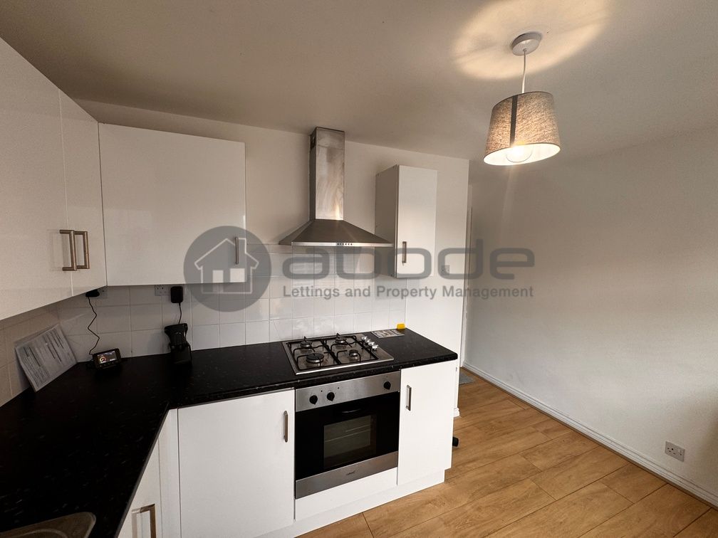 Property photo 2 of 11 Kitchen