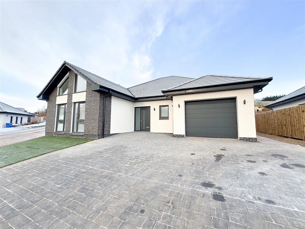 Property photo 1 of 28 External
