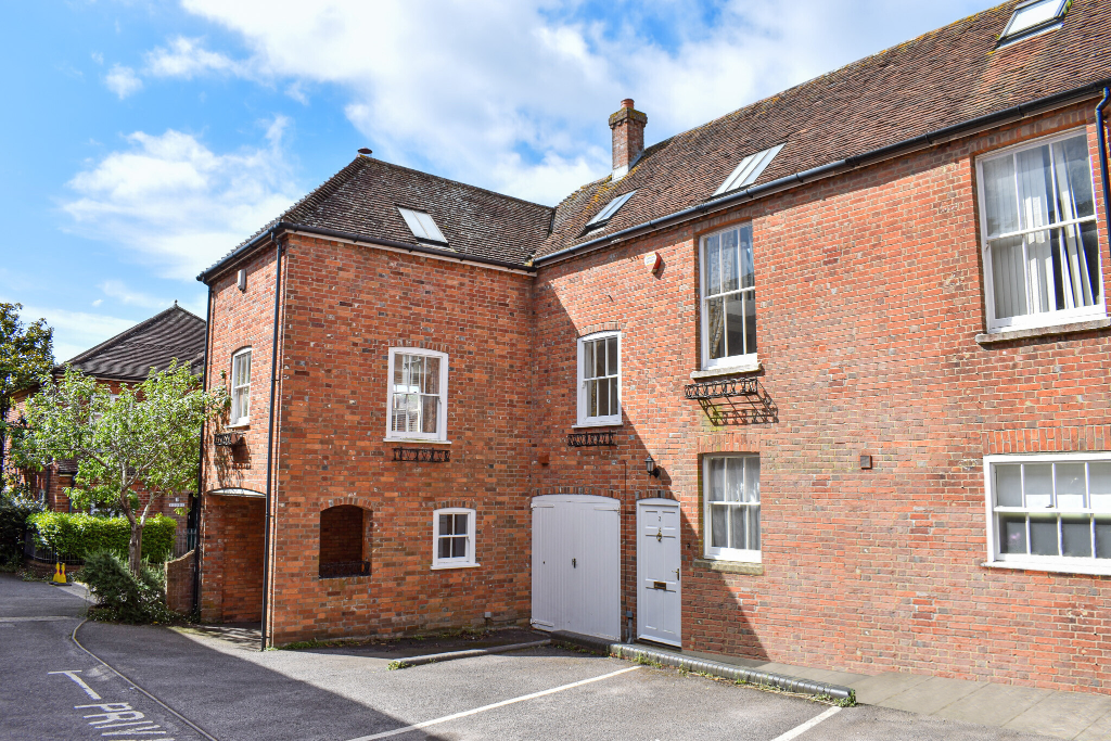 Property photo 1 of 7