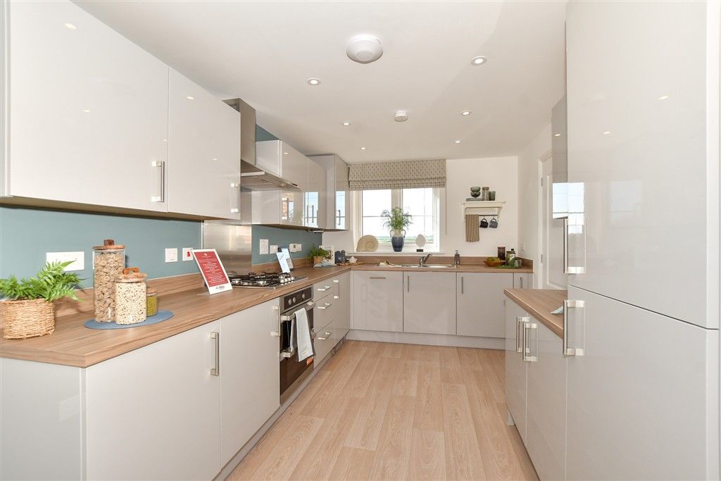 Property photo 2 of 16 Kitchen
