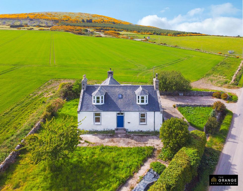 Property photo 2 of 35