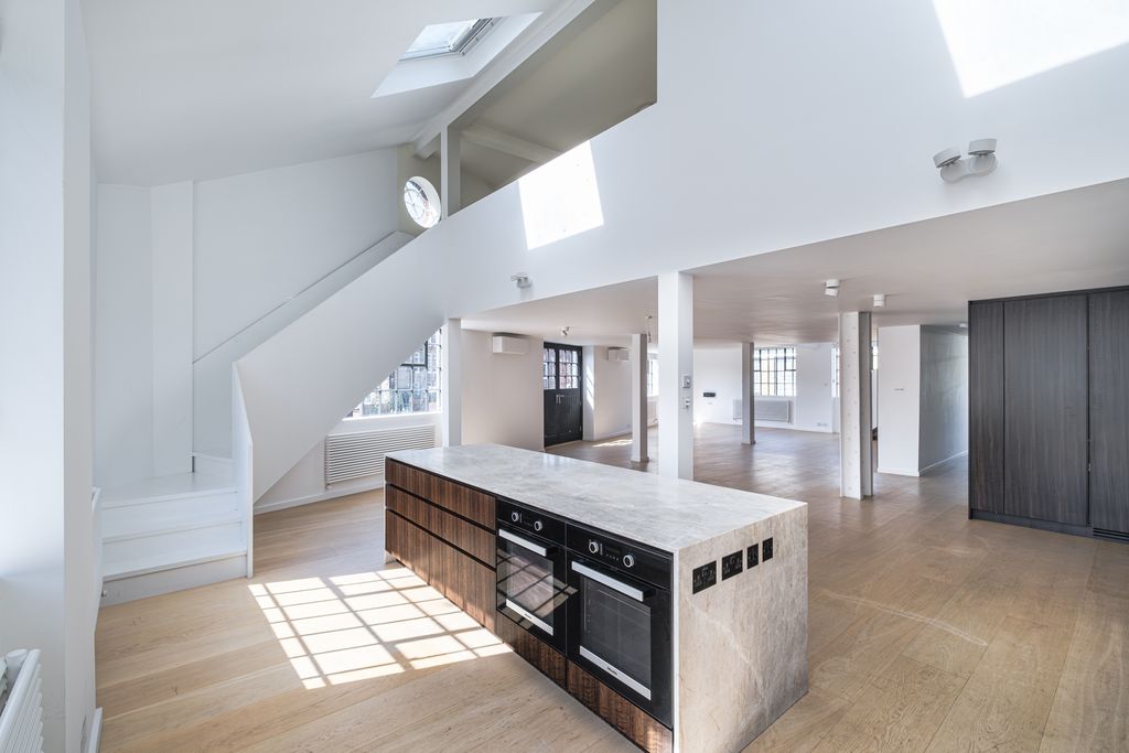 Property photo 1 of 24 15-Haybridge-House-136.Jpg