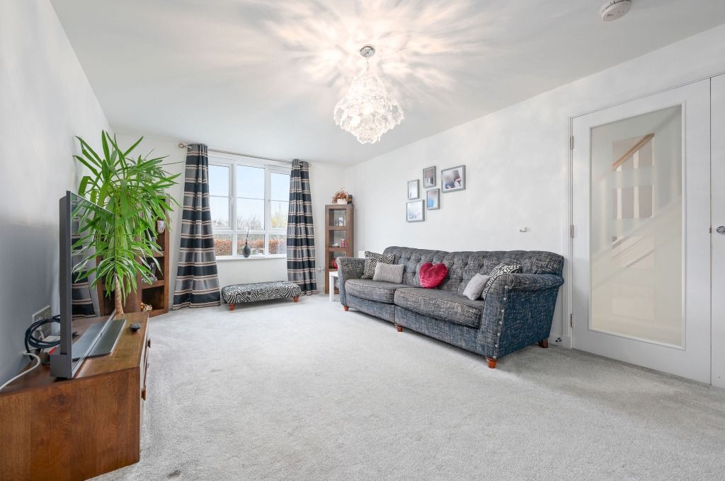 Property photo 3 of 27