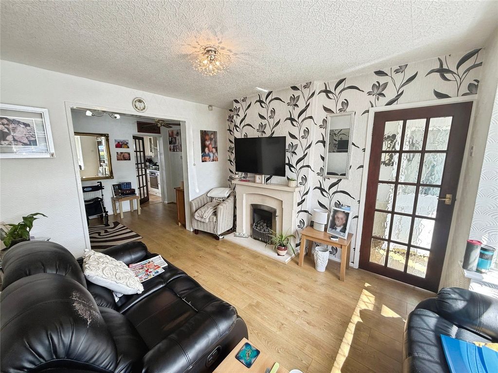 Property photo 3 of 12 Living Room