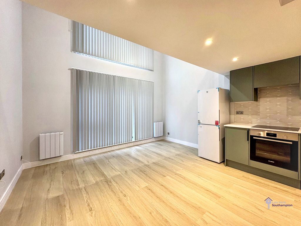 Property photo 3 of 8 Reception