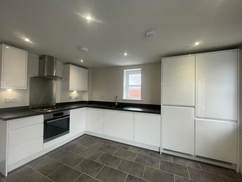 Property photo 2 of 7 Kitchen