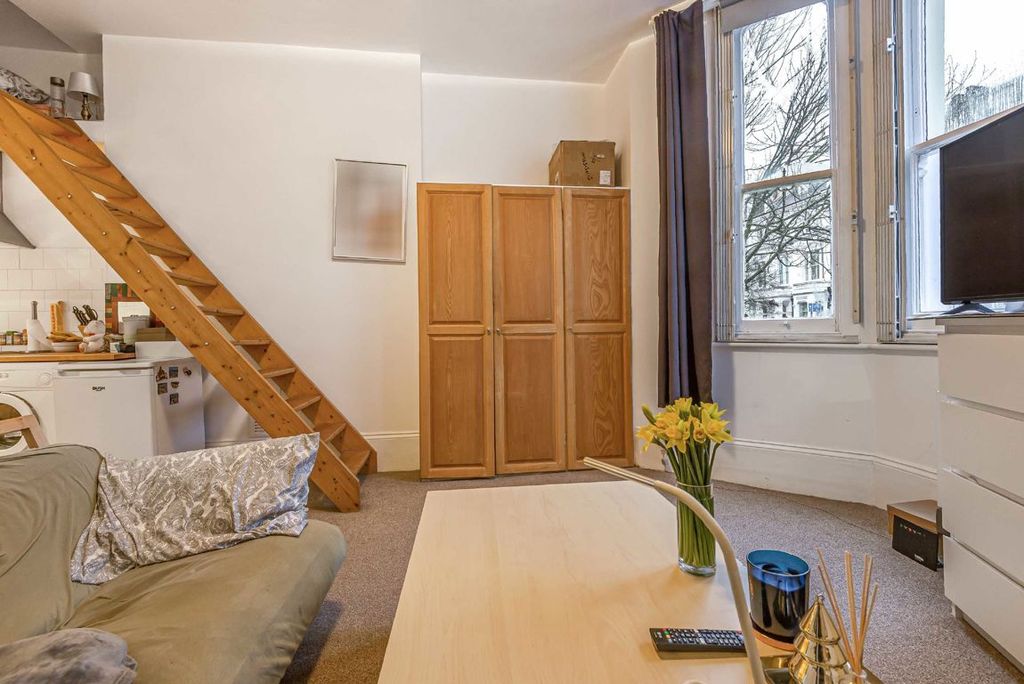 Property photo 3 of 6