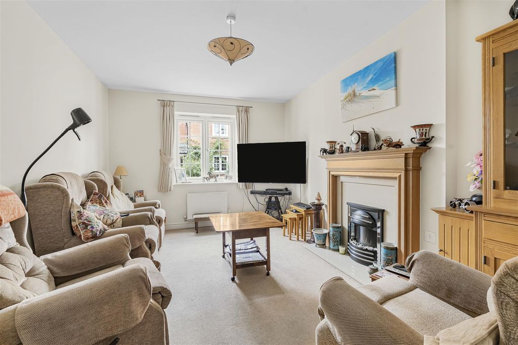 Property photo 3 of 18 18_61830.Jpg