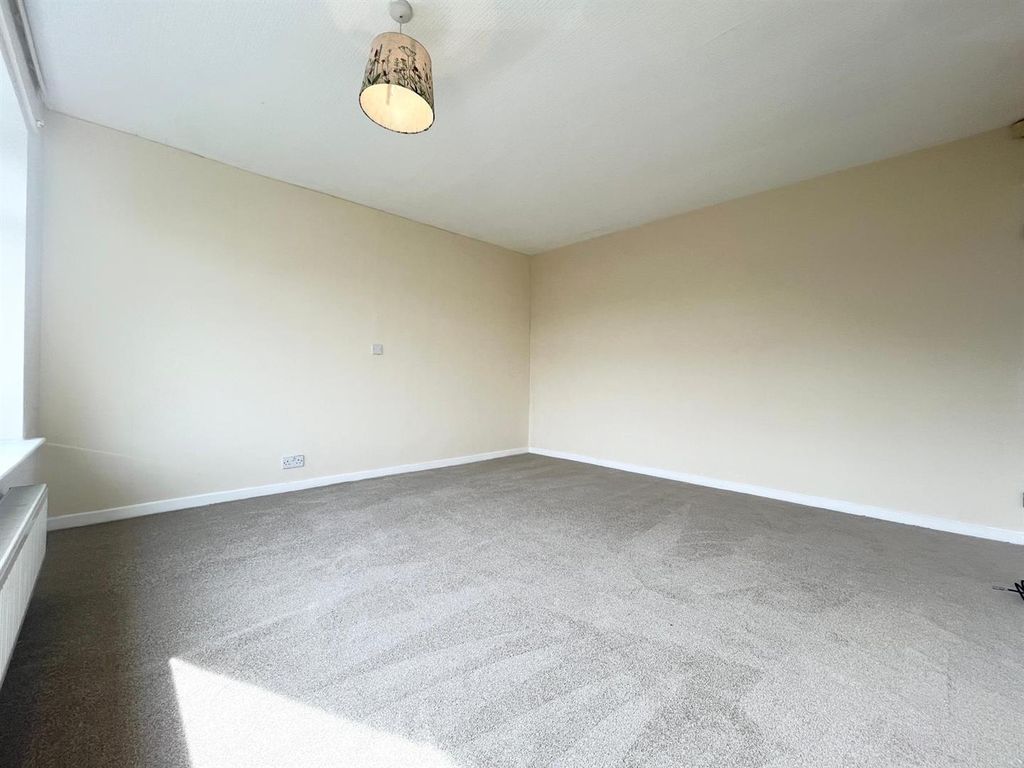 Property photo 3 of 6 Bedroom One