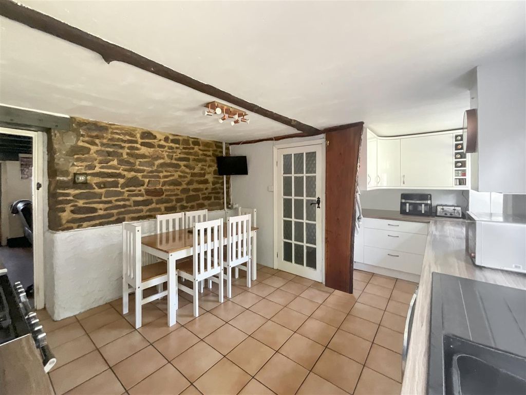 Property photo 2 of 29 Kitchen/Diner