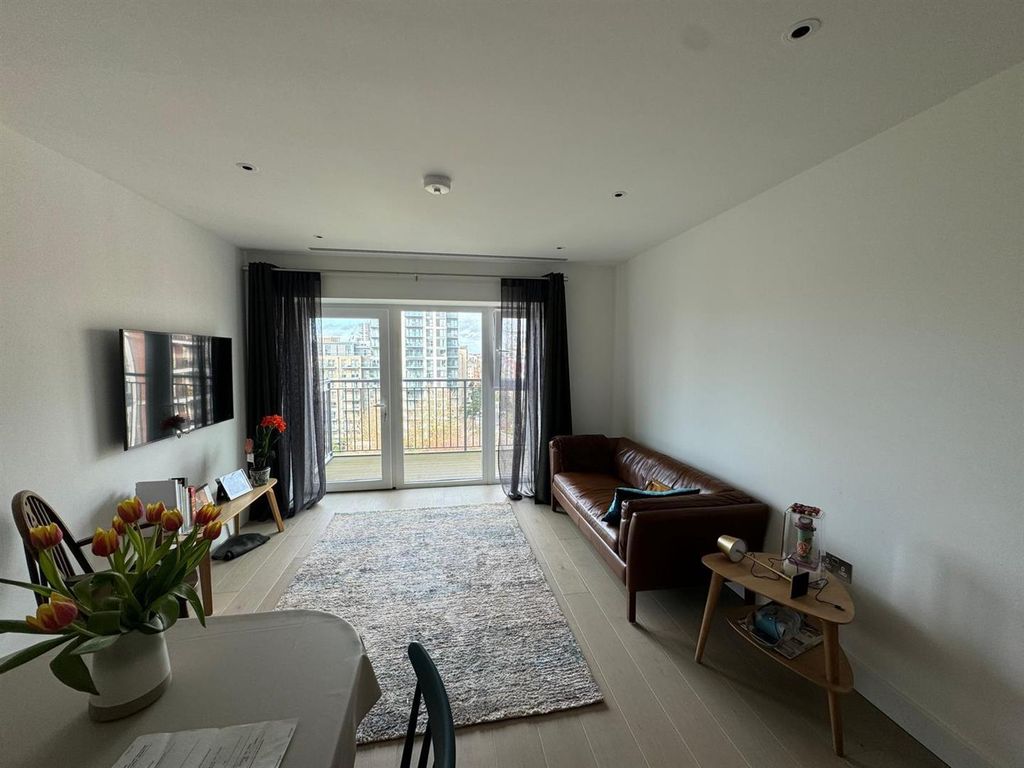 Property photo 1 of 12 52Ab809A.Jpg