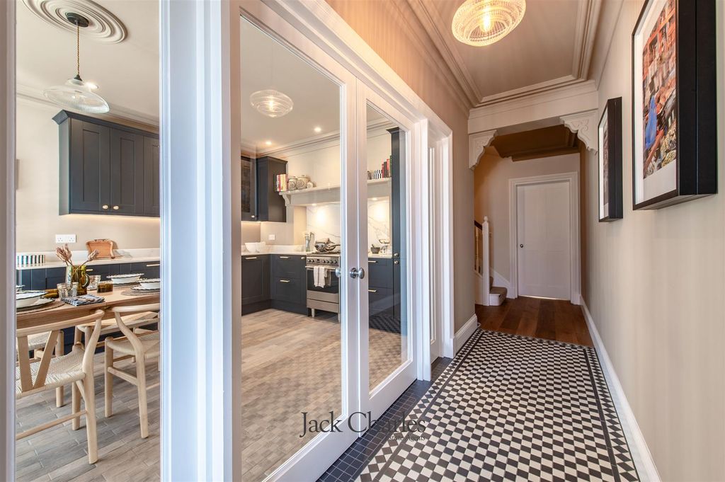 Property photo 3 of 36 39Shipbourneroad-45.Jpg