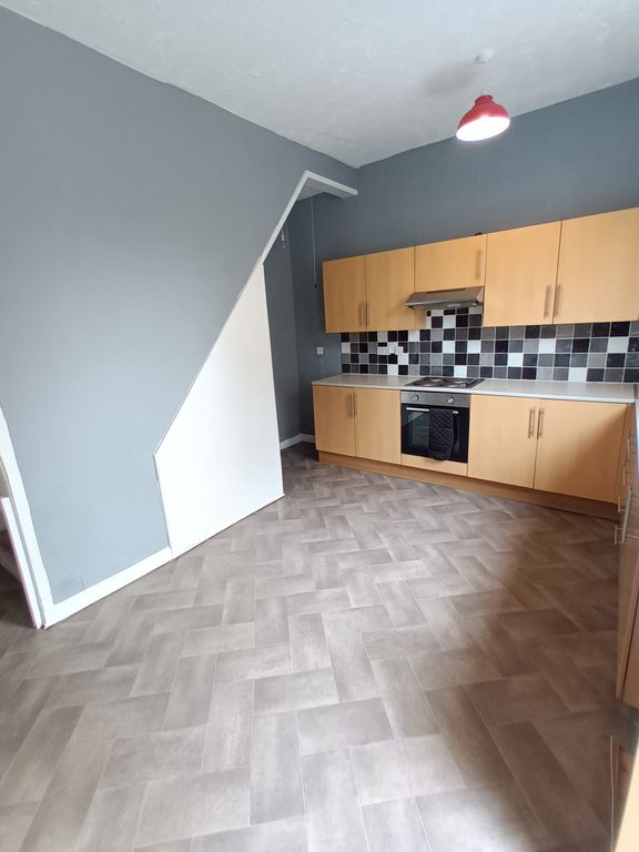 Property photo 2 of 11 Kitchen