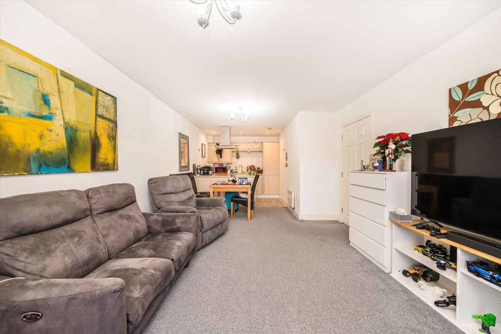 Property photo 2 of 6