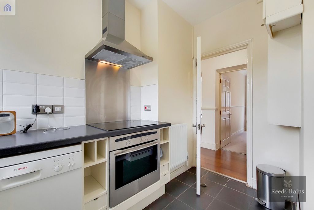 Property photo 2 of 14 Kitchen