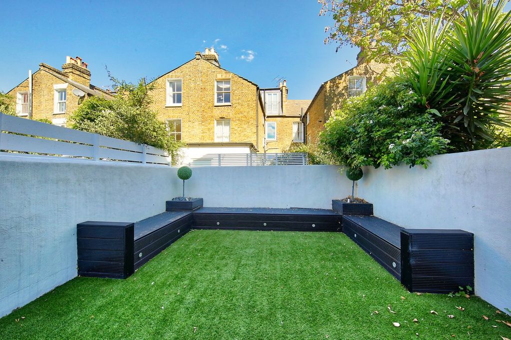 Property photo 2 of 11