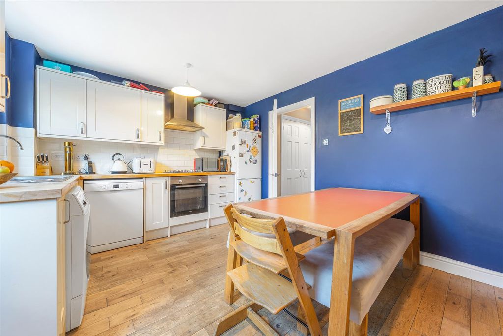 Property photo 3 of 13