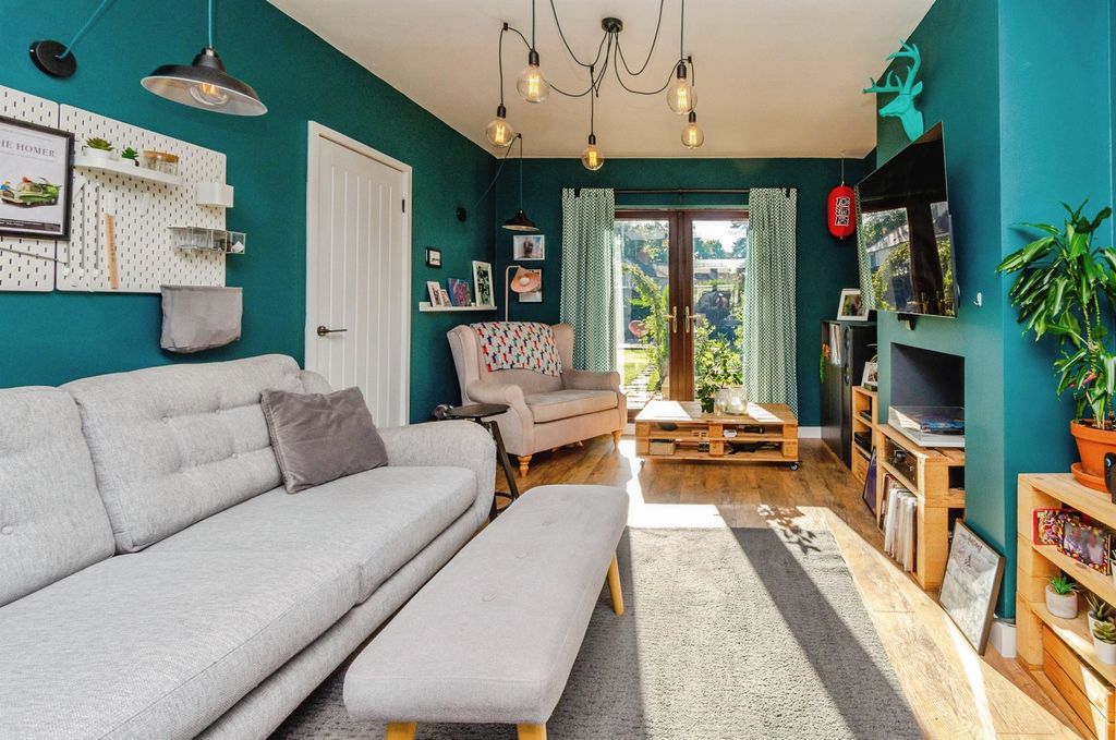 Property photo 3 of 17