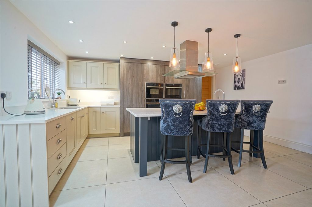 Property photo 3 of 37 Picture No. 26