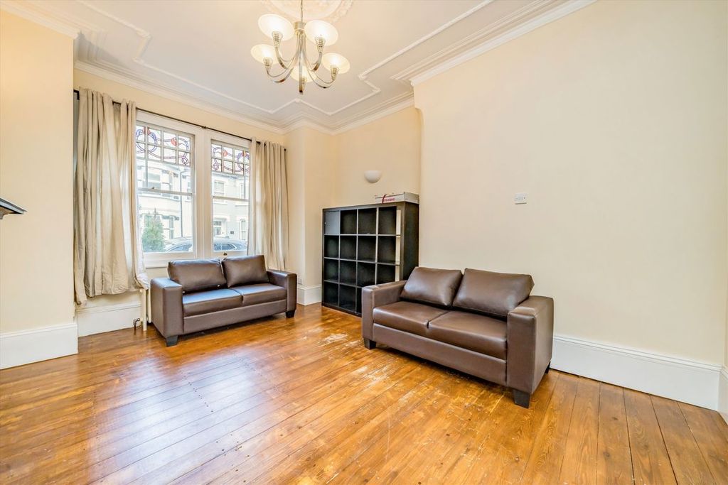 Property photo 2 of 8