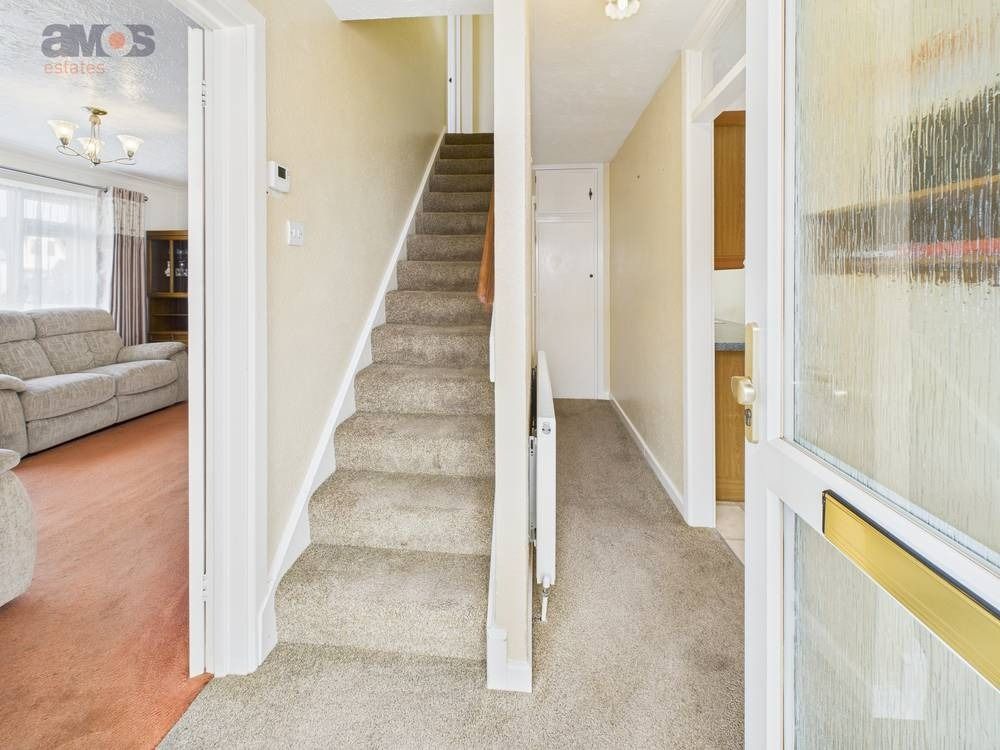 Property photo 3 of 18 4387404