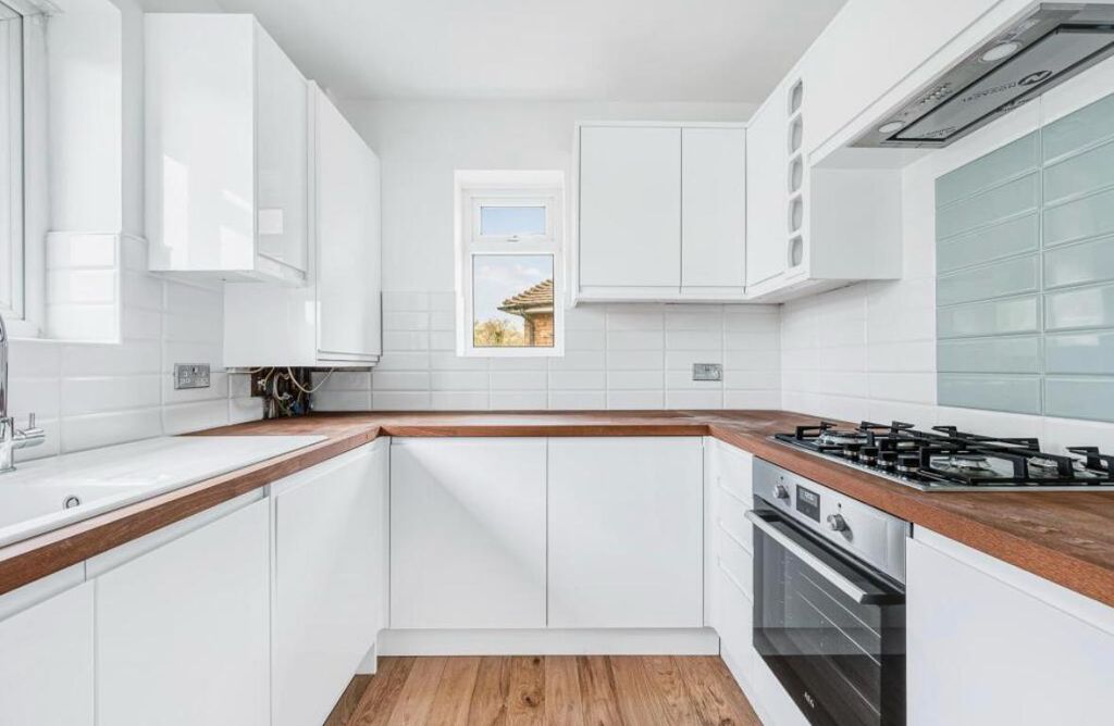 Property photo 2 of 8 Kitchen