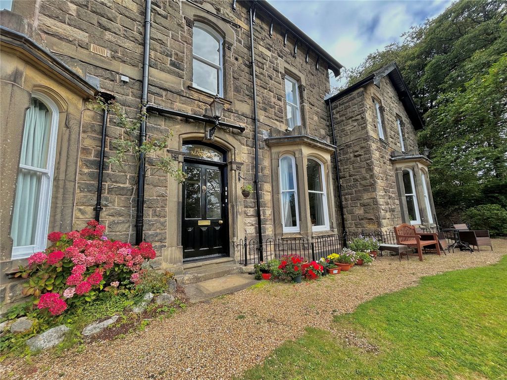 Property photo 1 of 11 Outside