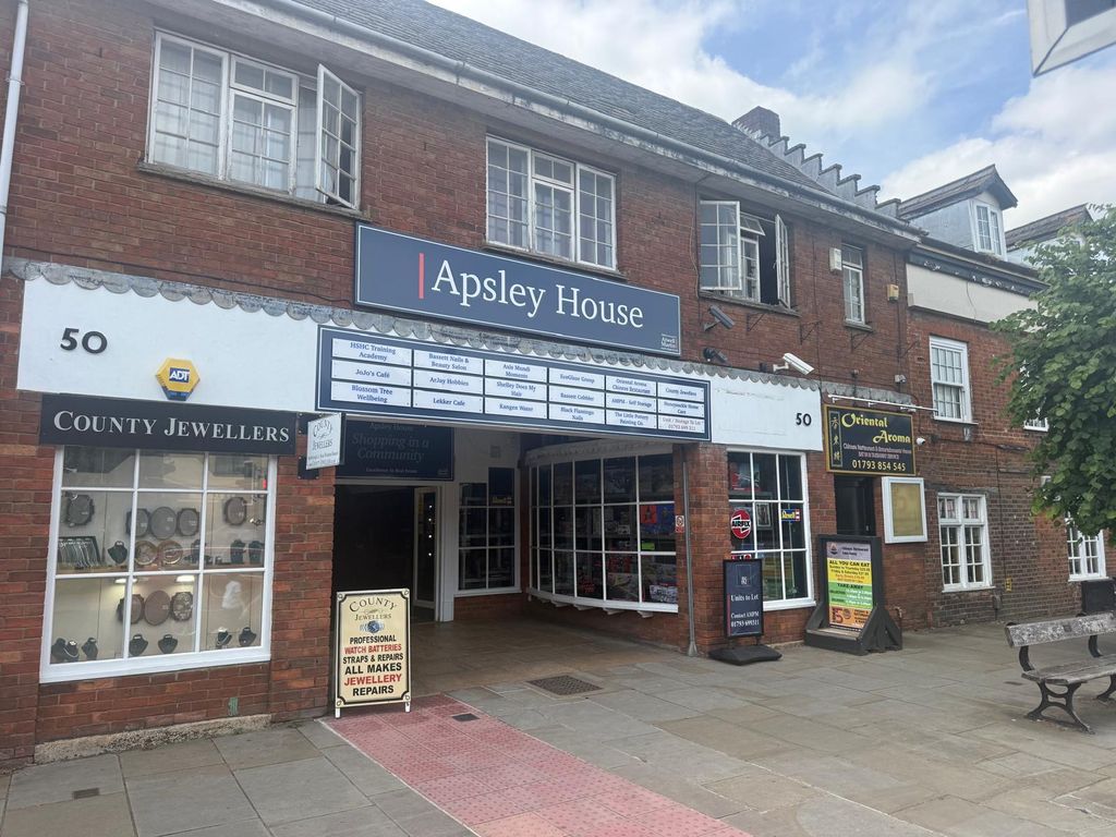 Property photo 1 of 3 Apsley Front Entrance