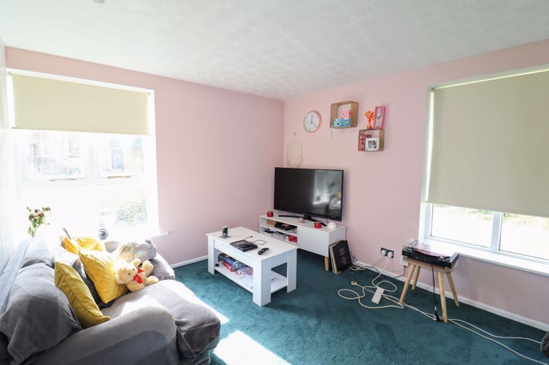 Property photo 2 of 9 Lounge