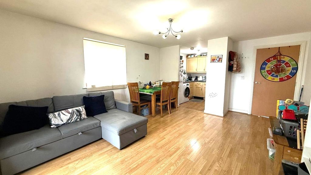 Property photo 2 of 7 Picture No. 14