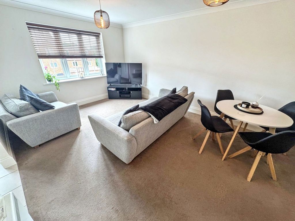 Property photo 2 of 14