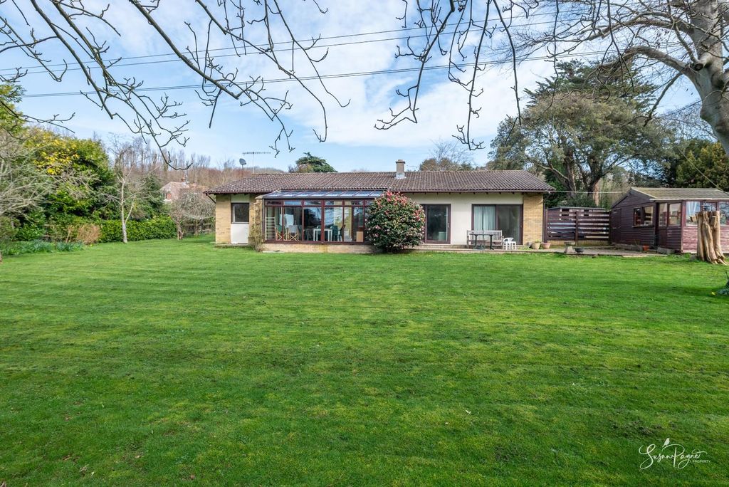 Property photo 2 of 36 Gardens