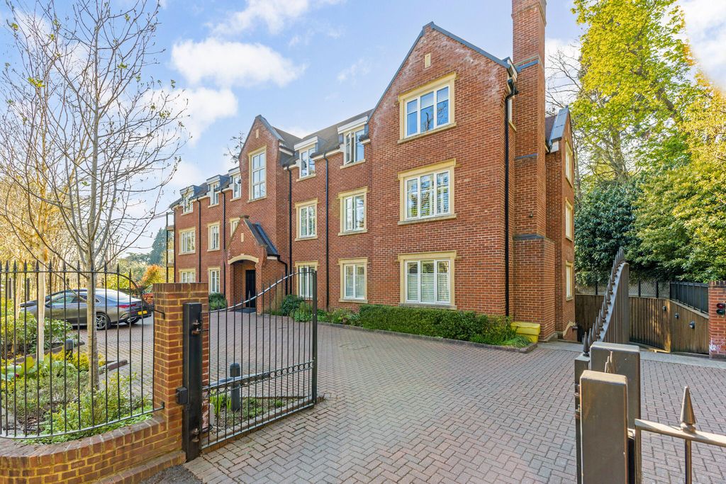 Property photo 1 of 10