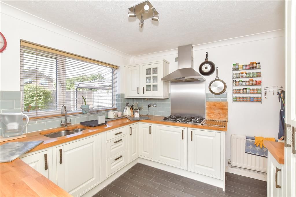 Property photo 2 of 17 Kitchen