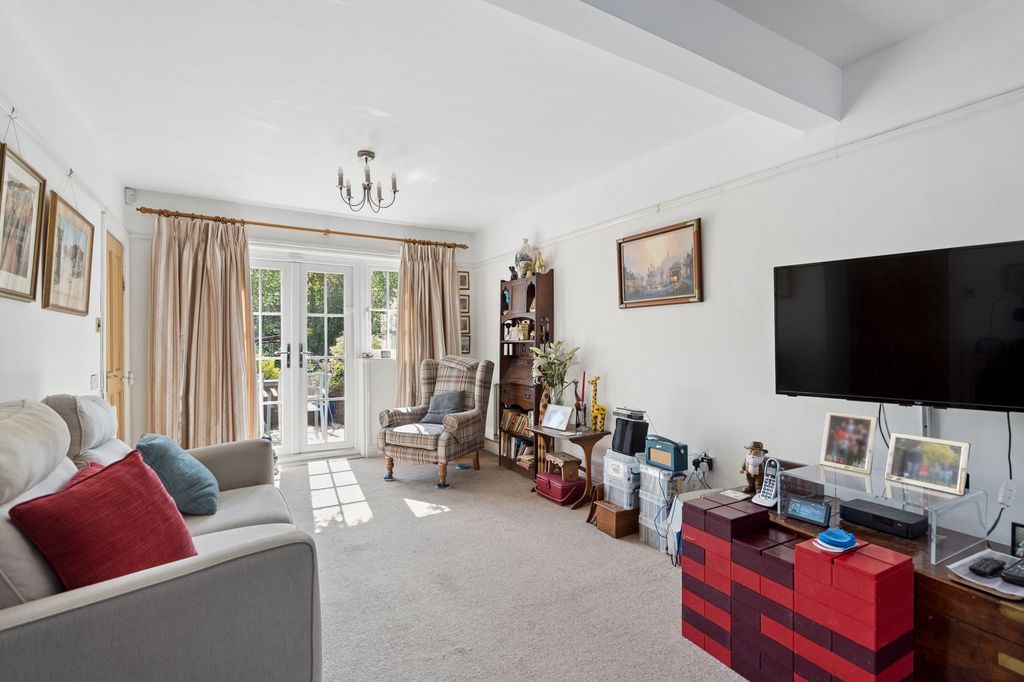 Property photo 2 of 16