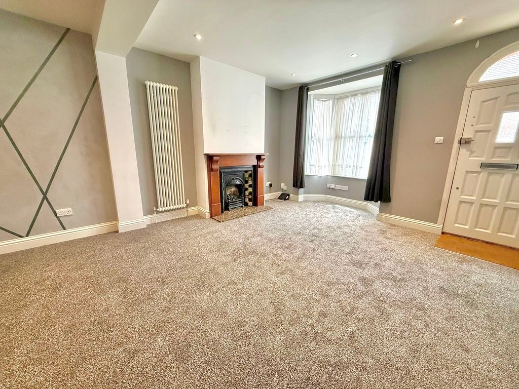 Property photo 2 of 17 Lounge