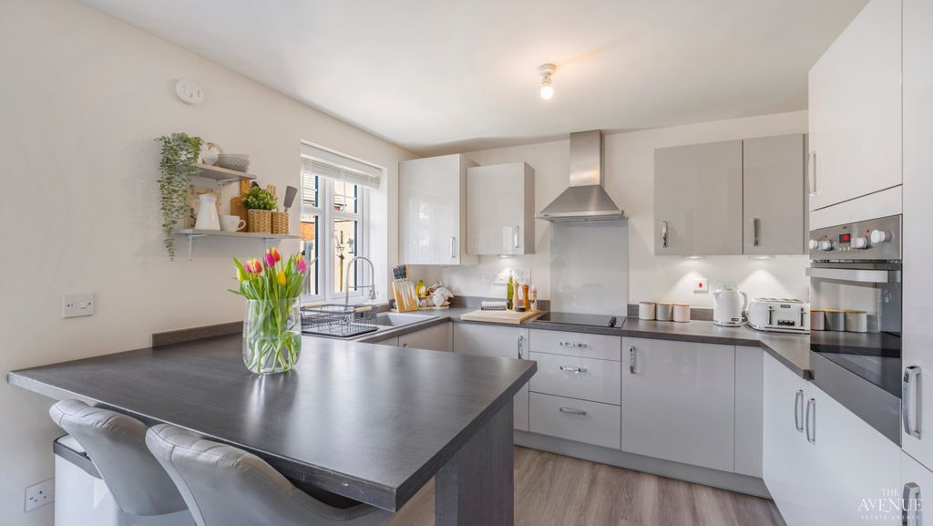 Property photo 3 of 25 3996008