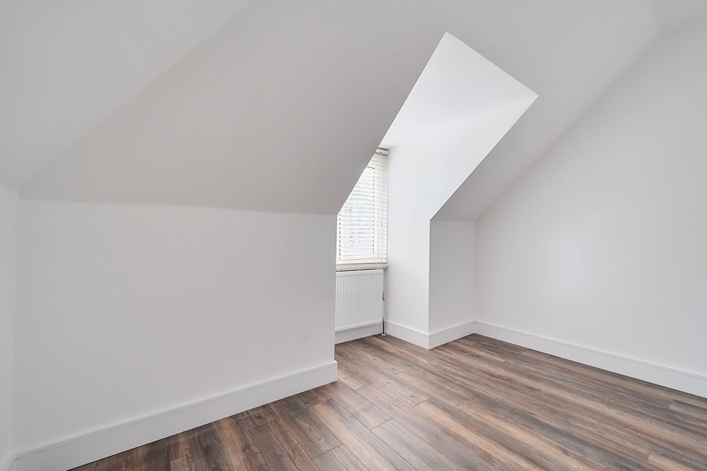 Property photo 3 of 9 1342396-6-68A2F7c...