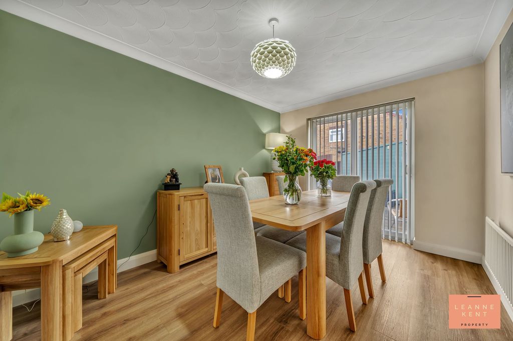 Property photo 3 of 40