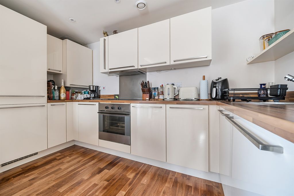 Property photo 2 of 17