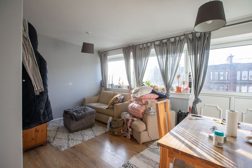 Property photo 2 of 27