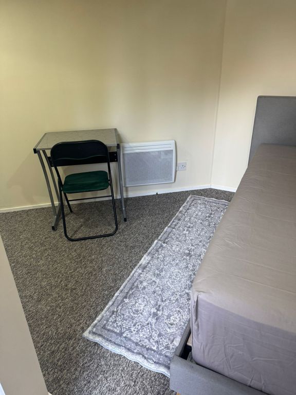 Property photo 1 of 2