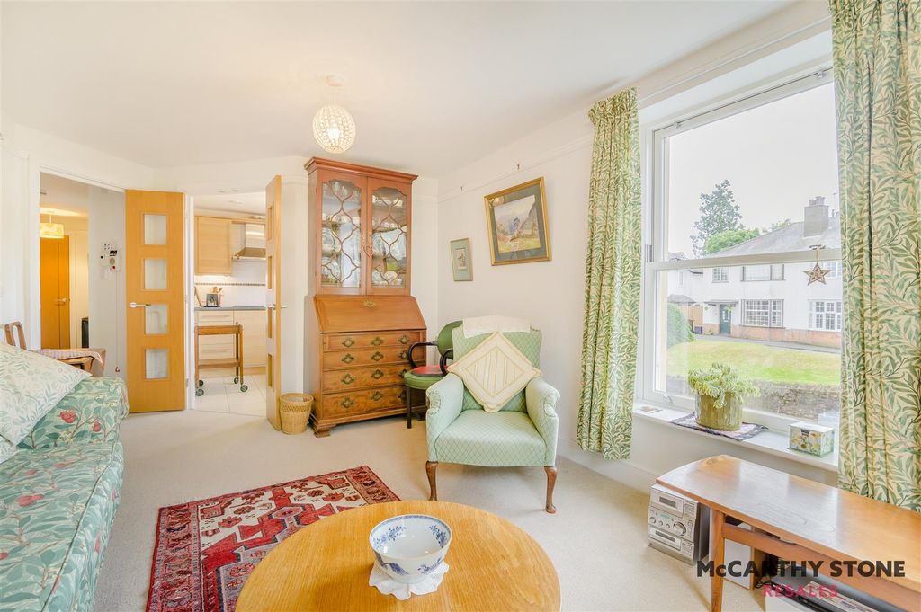 Property photo 3 of 15 8611753-Interior03.Jpg