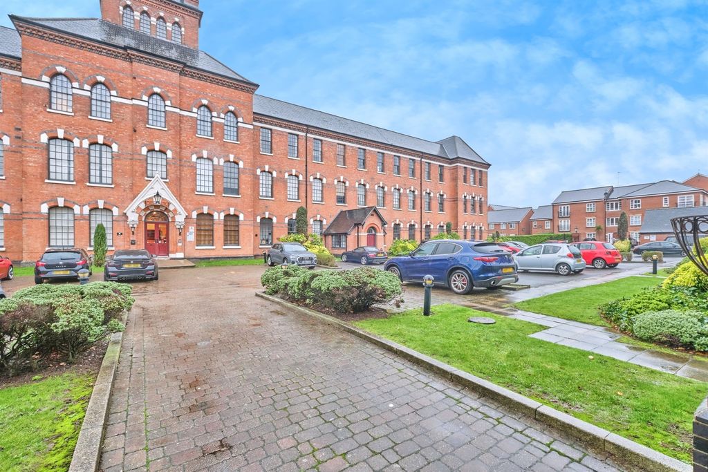 Property photo 2 of 17