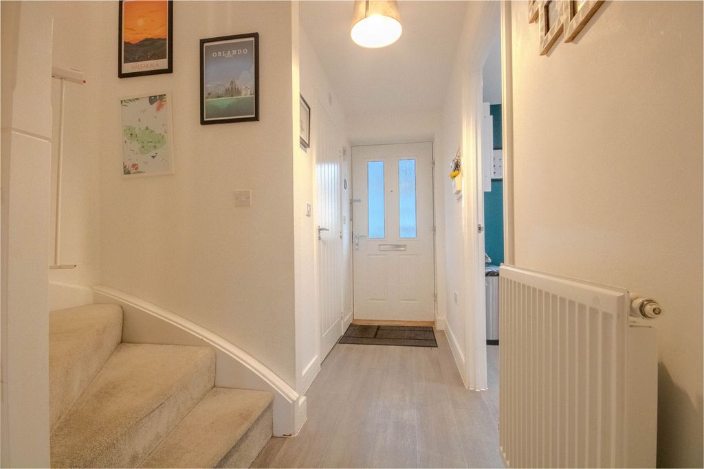 Property photo 2 of 30