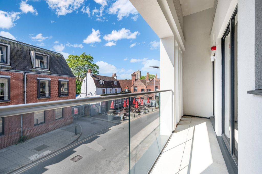 Property photo 2 of 8 Picture No. 20